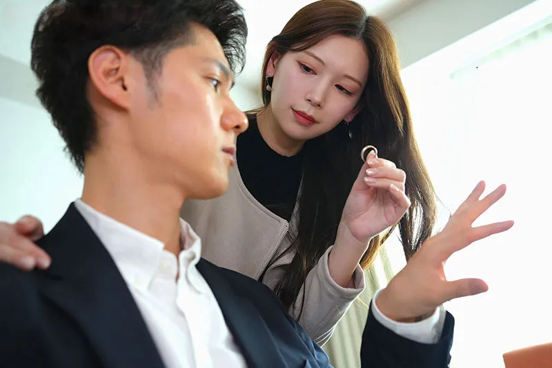 Vợ yêu đi đi giã ngoại, ông chồng ở nhà bị nhỏ em người vợ gạ xxx không trượt phát nào